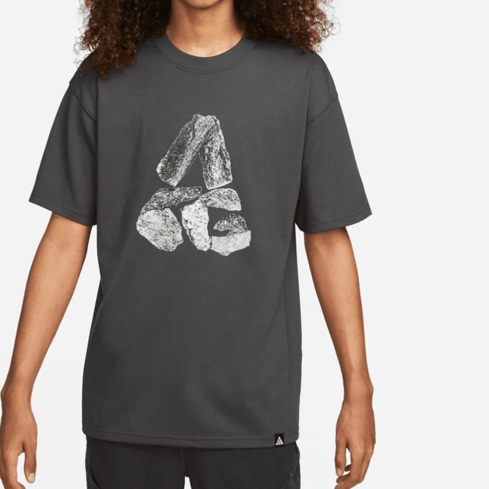 Nike ACG Monolithic short sleeved t-shirt Anthracite recycled & organic fibers